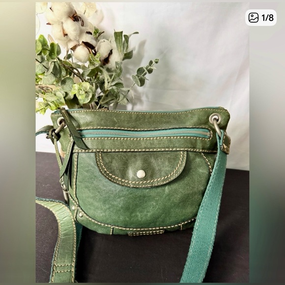 Fossil EUC distressed green leather crossbody - Picture 1 of 8